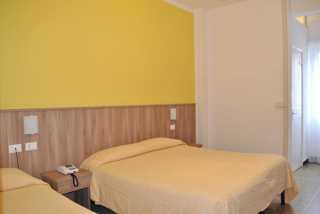 Hotel Bristol ไลเกวญา ห้อง รูปภาพ