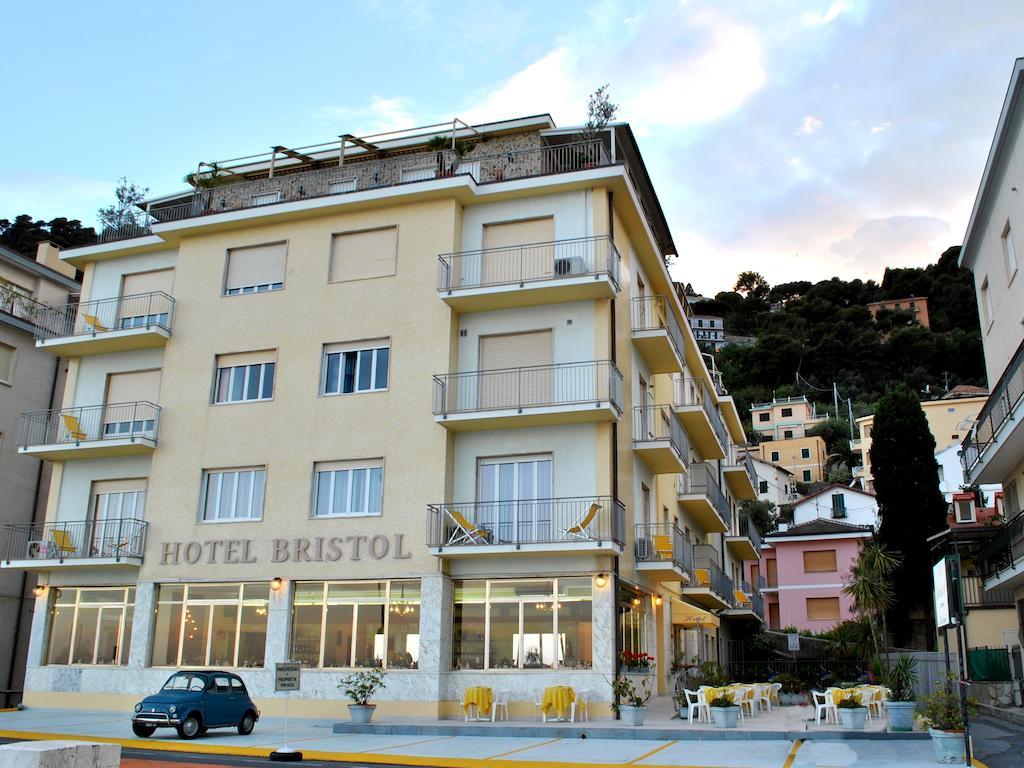 Hotel Bristol ไลเกวญา ภายนอก รูปภาพ