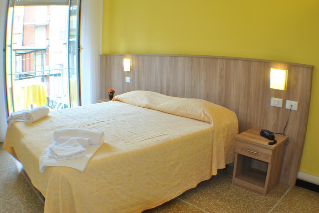 Hotel Bristol ไลเกวญา ภายนอก รูปภาพ