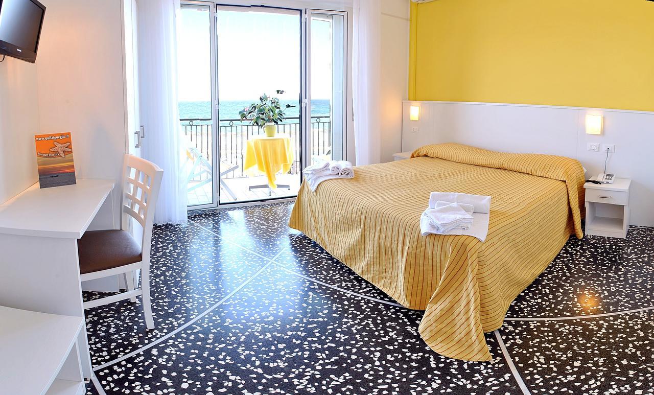 Hotel Bristol ไลเกวญา ภายนอก รูปภาพ
